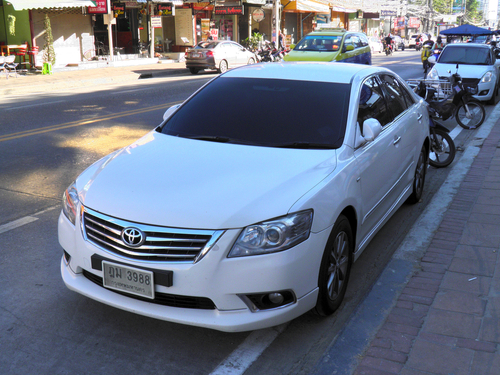 Toyota Aurion Rattles from behind