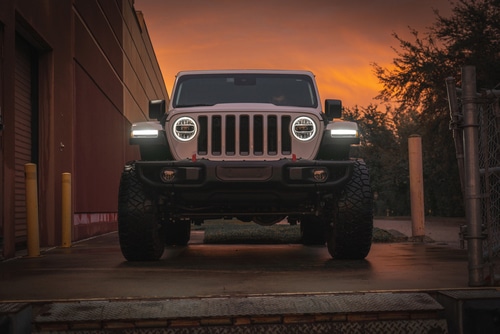 Jeep Wrangler Battery Light: Why It's On and How to Fix | Drivetrain  Resource