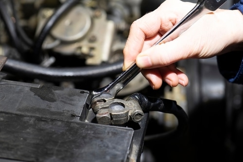 Tighten Battery Terminal For Flickering Lights When Starting