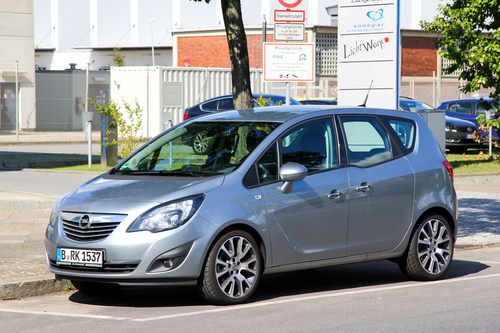 Opel Meriva Rattles from behind