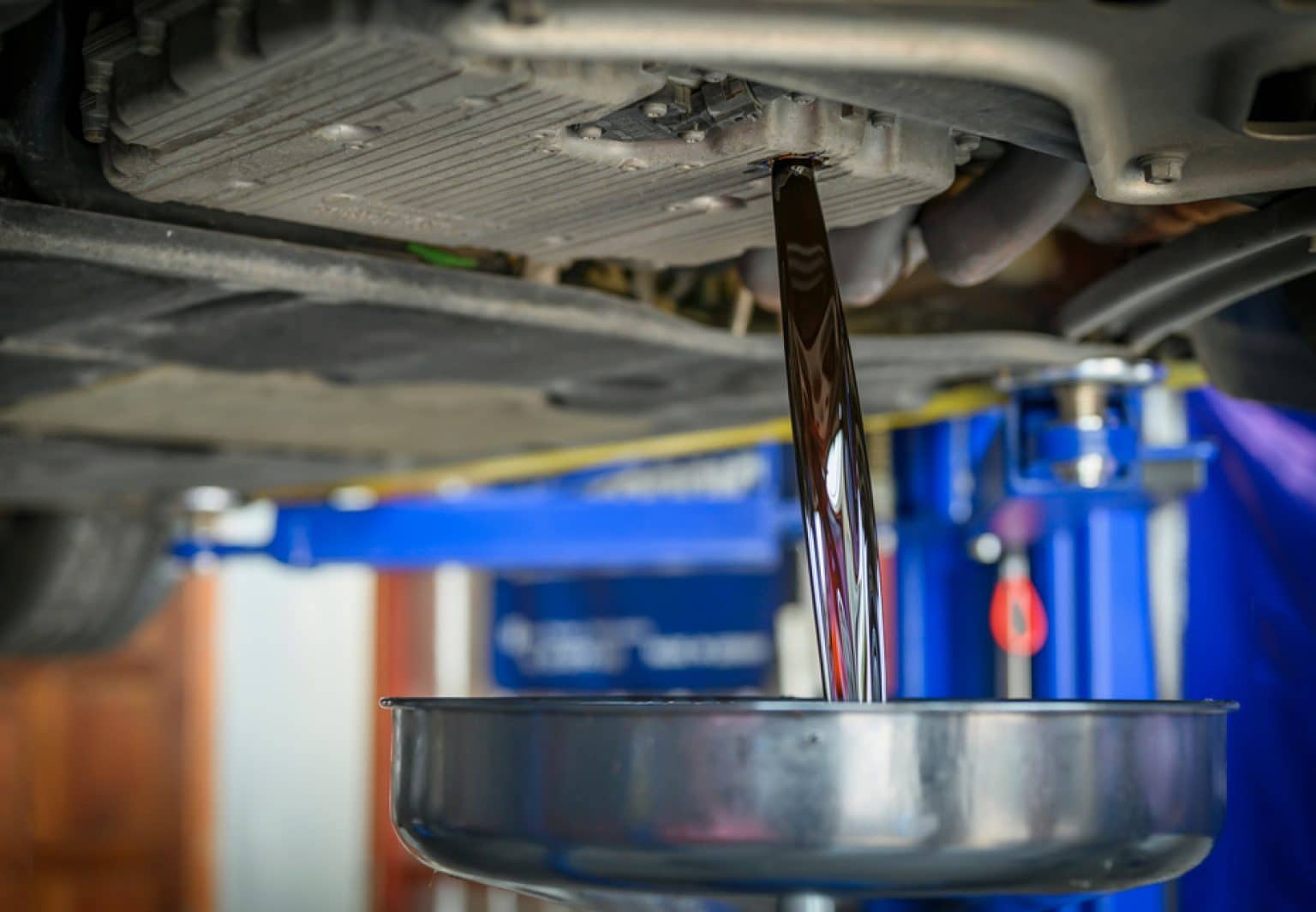 What Color is Transmission Fluid? Drivetrain Resource