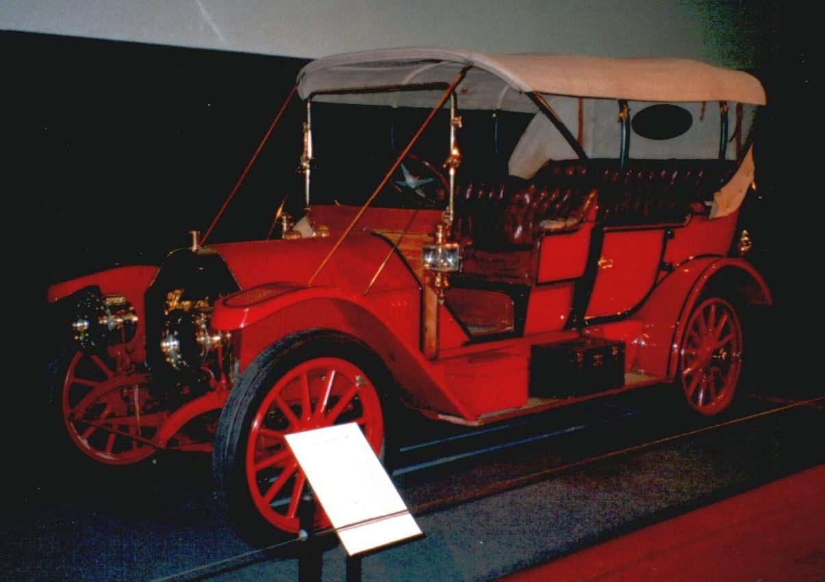 A 1910 Thomas Flyer displayed in the Louwman Museum