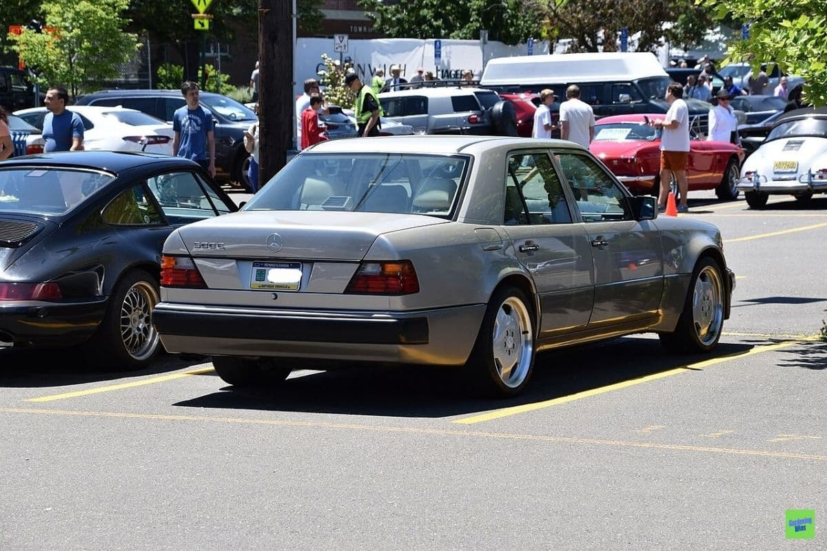 Mercedes-Benz 500 E viewed from the rear