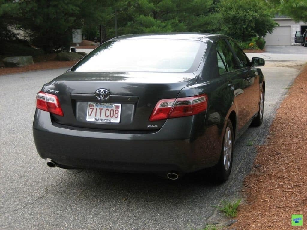 2007 Toyota Camry XLE V6 with two exhaust outlets