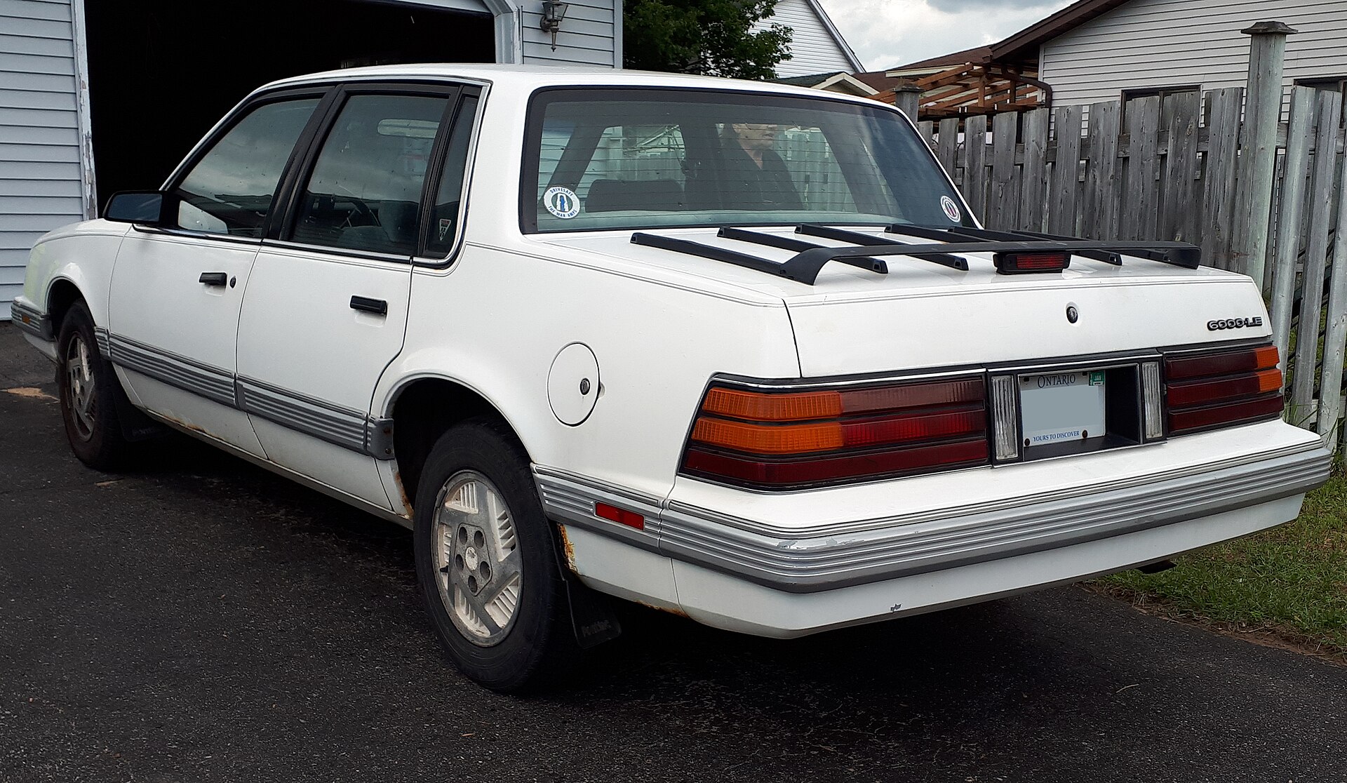 1988 Pontiac 6000 LE rear view