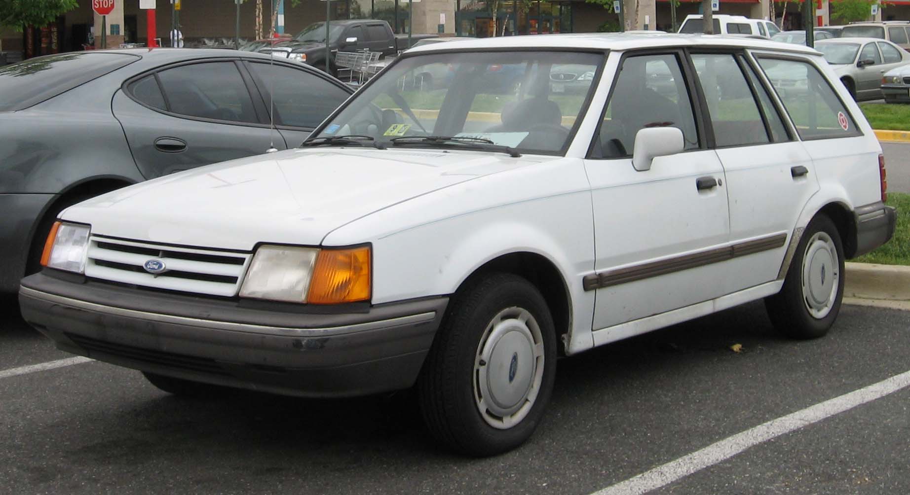 1988 Ford Escort station wagon