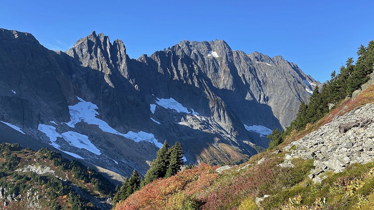 Jagged Johannesburg Mountain and snowfields near Cascade Pass