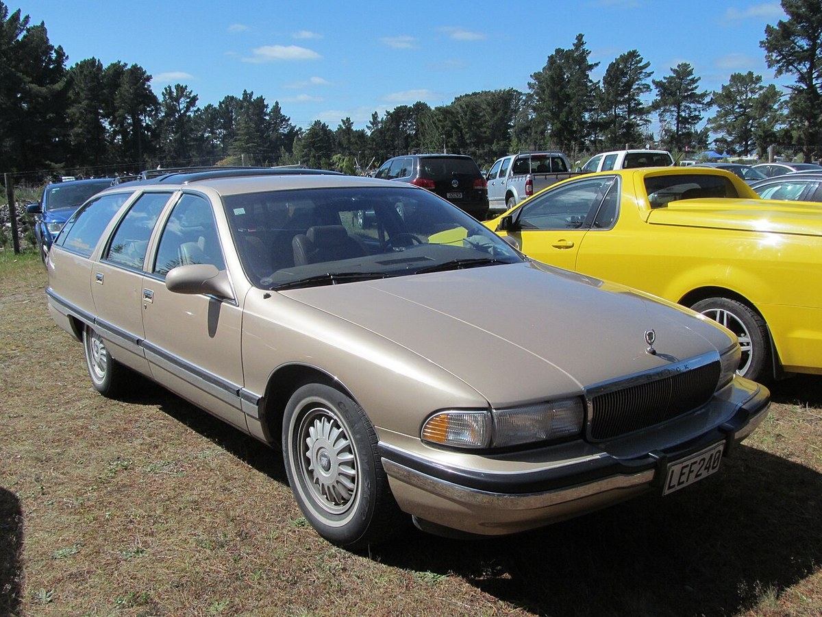 Gold 1995 Buick Roadmaster Estate wagon