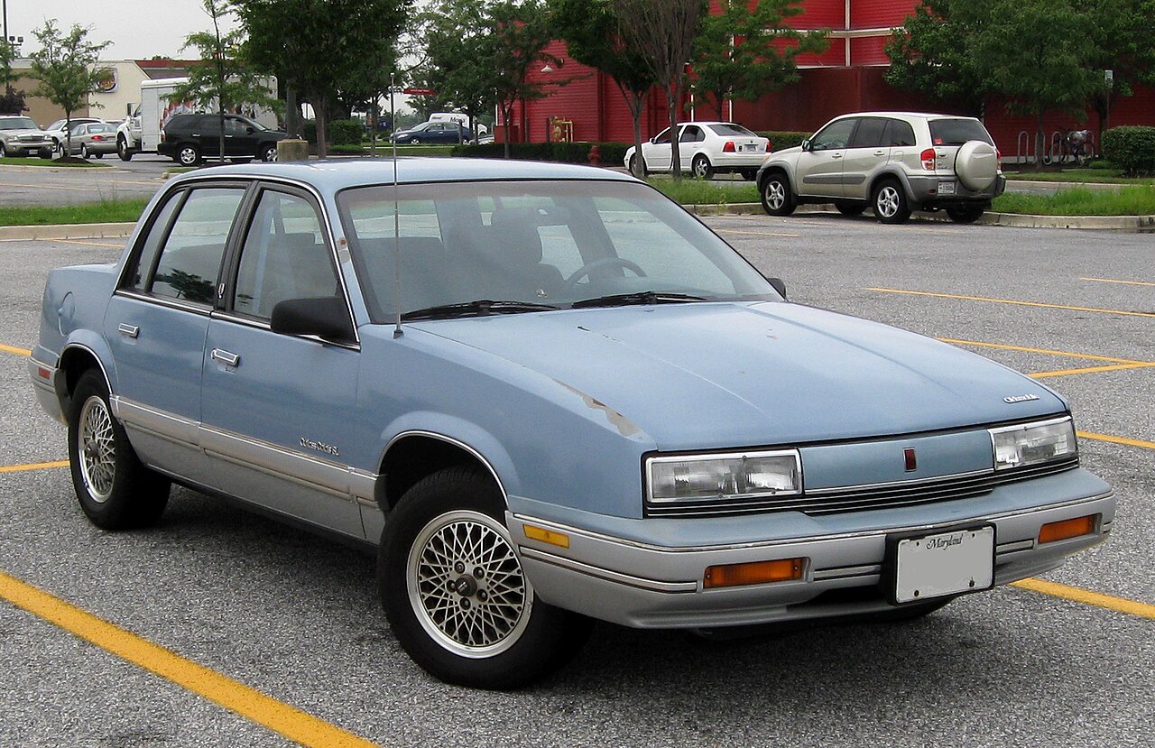 Oldsmobile Cutlass Calais from the 1985–1991 generation.