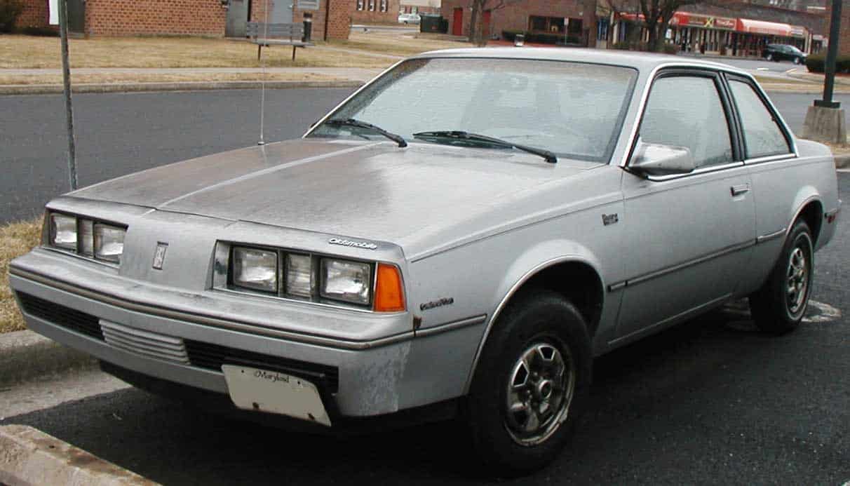 1986–1987 Oldsmobile Firenza coupe.
