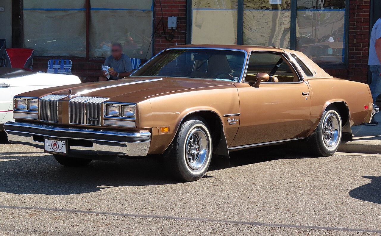 1976 Oldsmobile Cutlass Supreme Brougham coupe.
